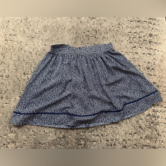 A Line Skirt - Picture 2 of 4